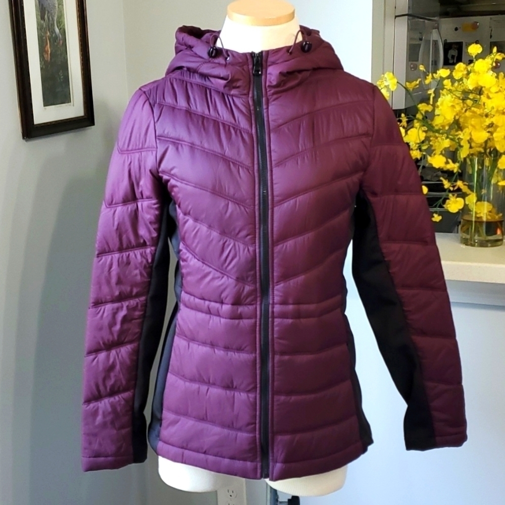 GUESS. DARK PURPLE/BLACK PUFFER Jacket. small P. Zipper closure, Zipper …